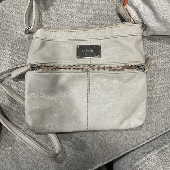 Purses - Picture 3 of 6